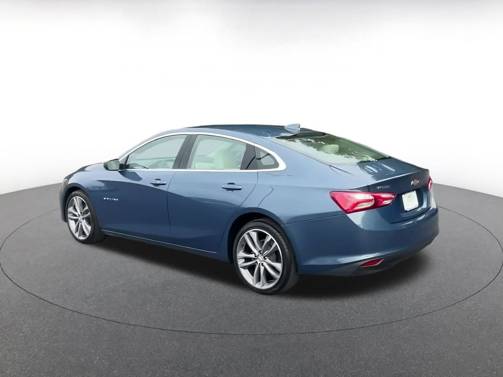 Thumbnail: 2024 Chevrolet Malibu - 10