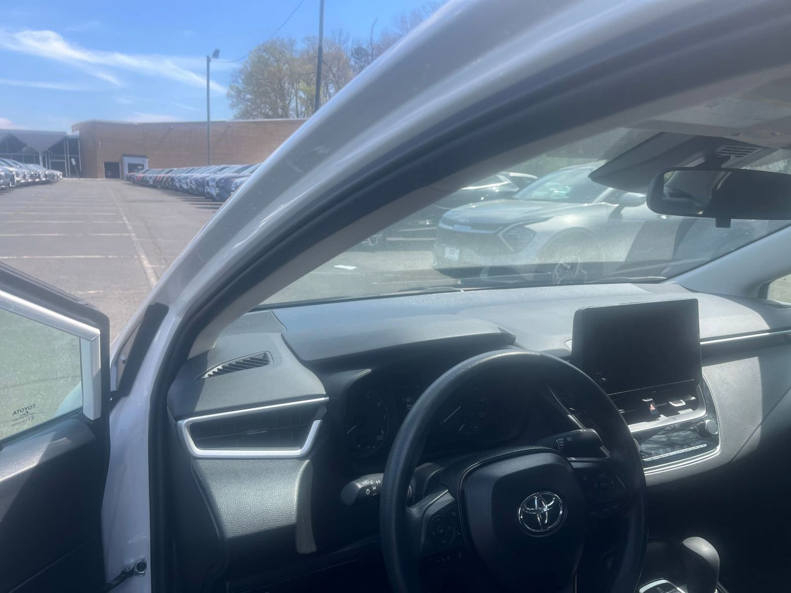 Thumbnail: 2025 Toyota Corolla - 32