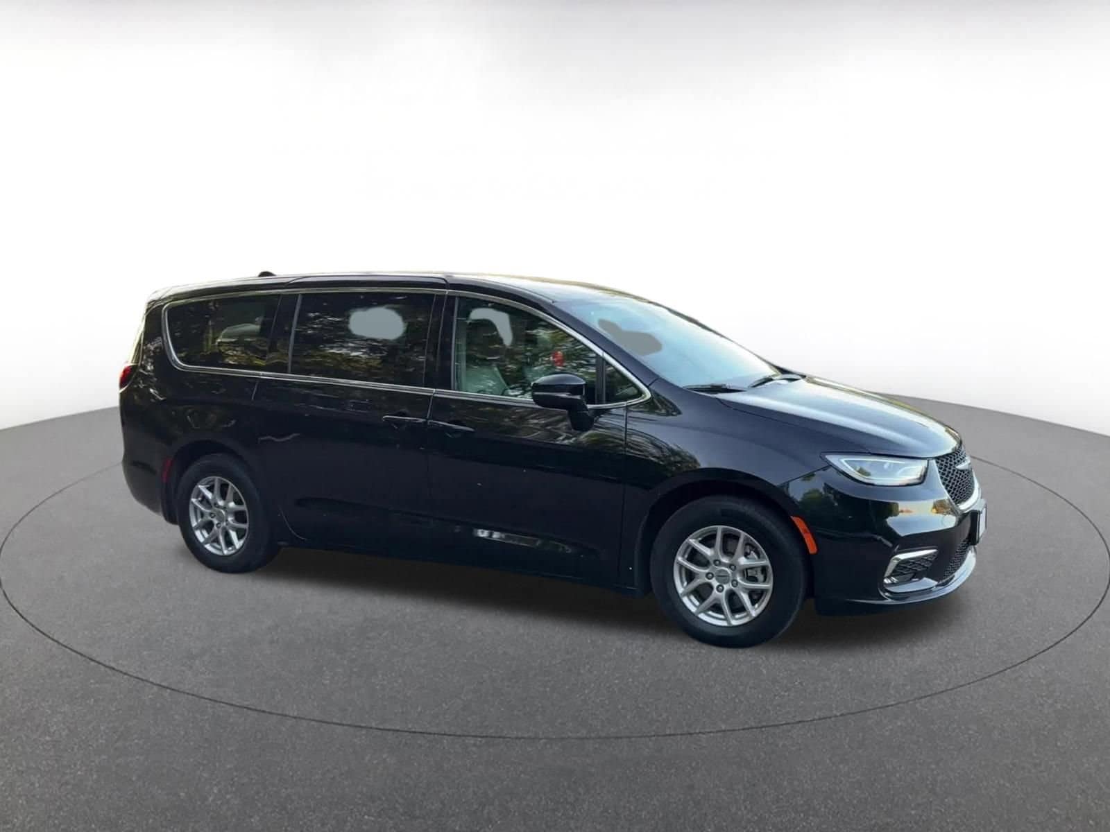 Thumbnail: 2025 Chrysler Pacifica - 2