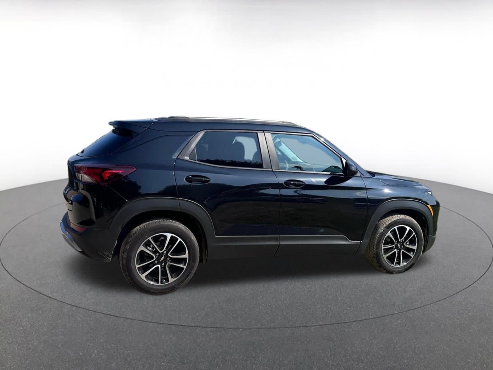 Thumbnail: 2025 Chevrolet TrailBlazer - 21