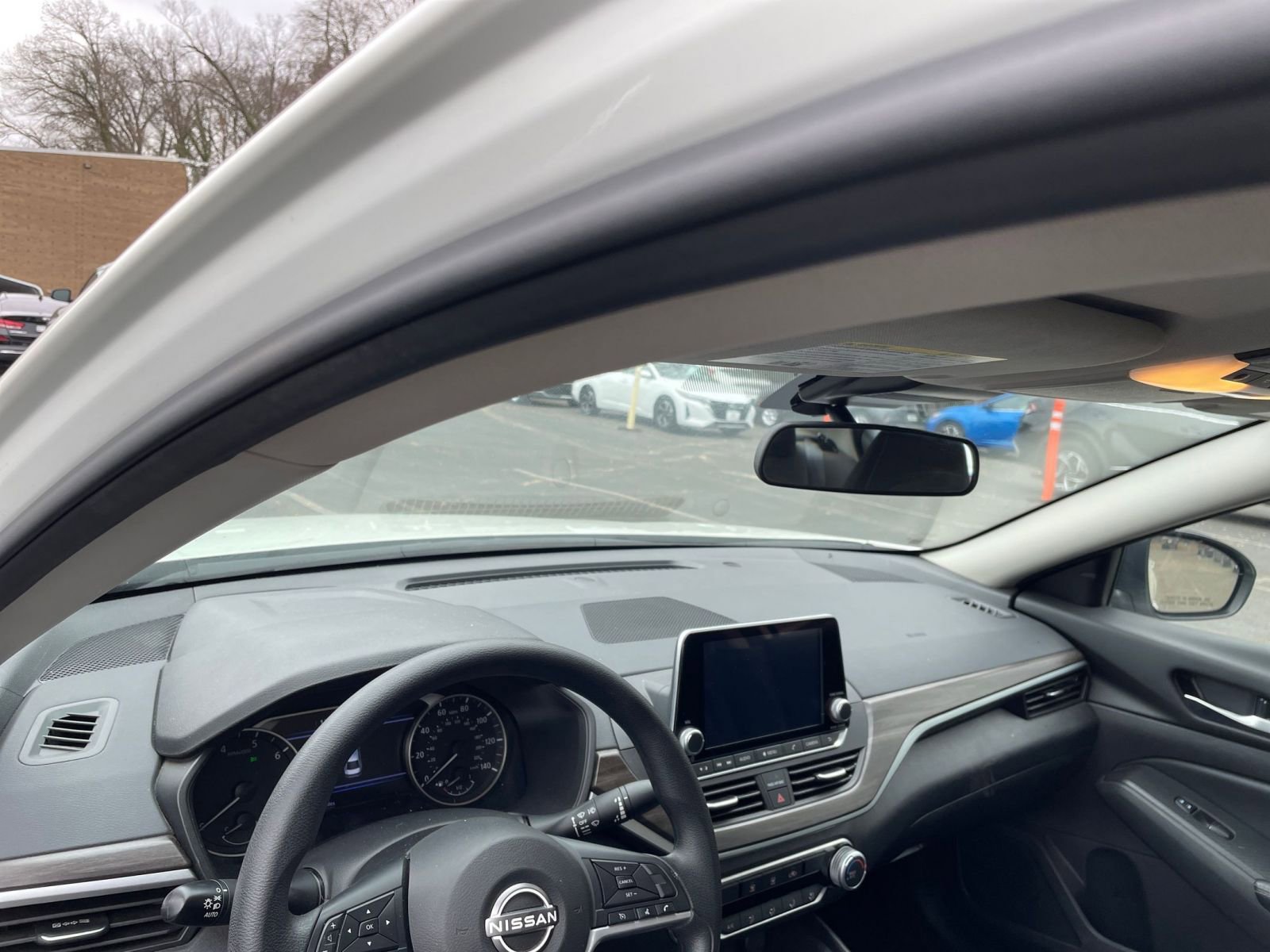 Thumbnail: 2025 Nissan Altima - 32