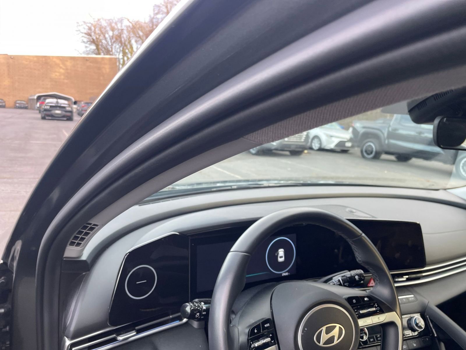 Thumbnail: 2025 Hyundai Elantra - 32