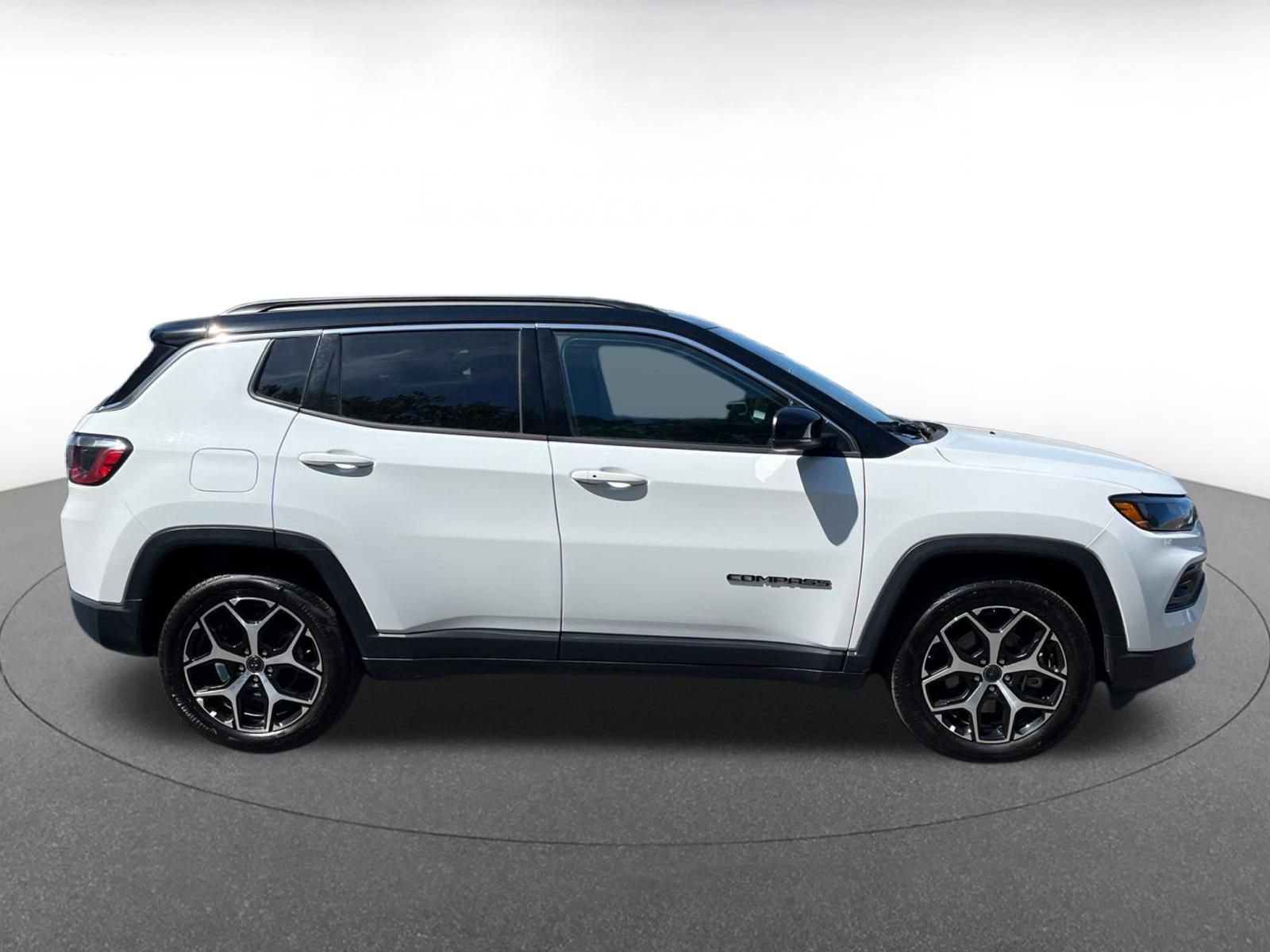 Thumbnail: 2025 Jeep Compass - 17