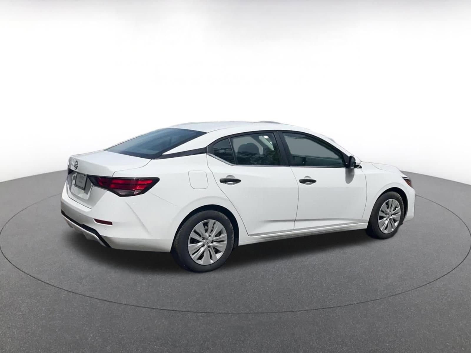 Thumbnail: 2025 Nissan Sentra - 15
