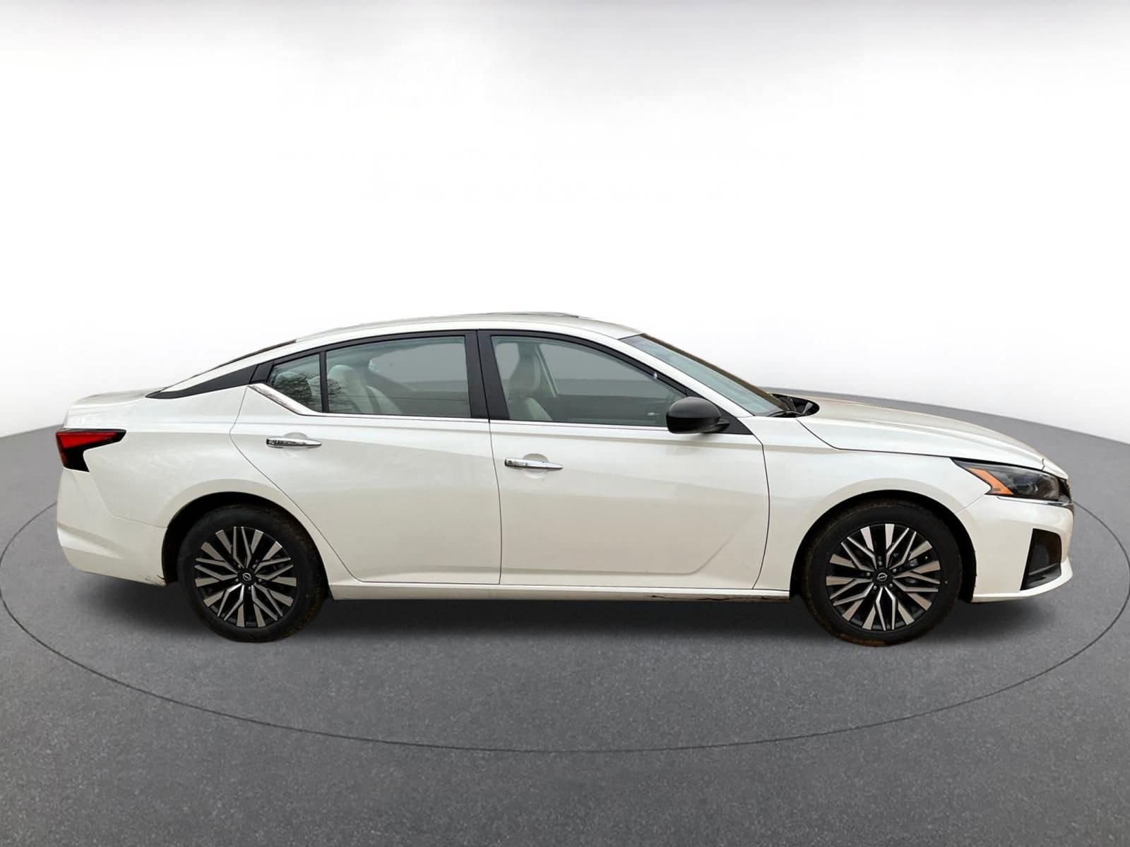 Thumbnail: 2025 Nissan Altima - 20