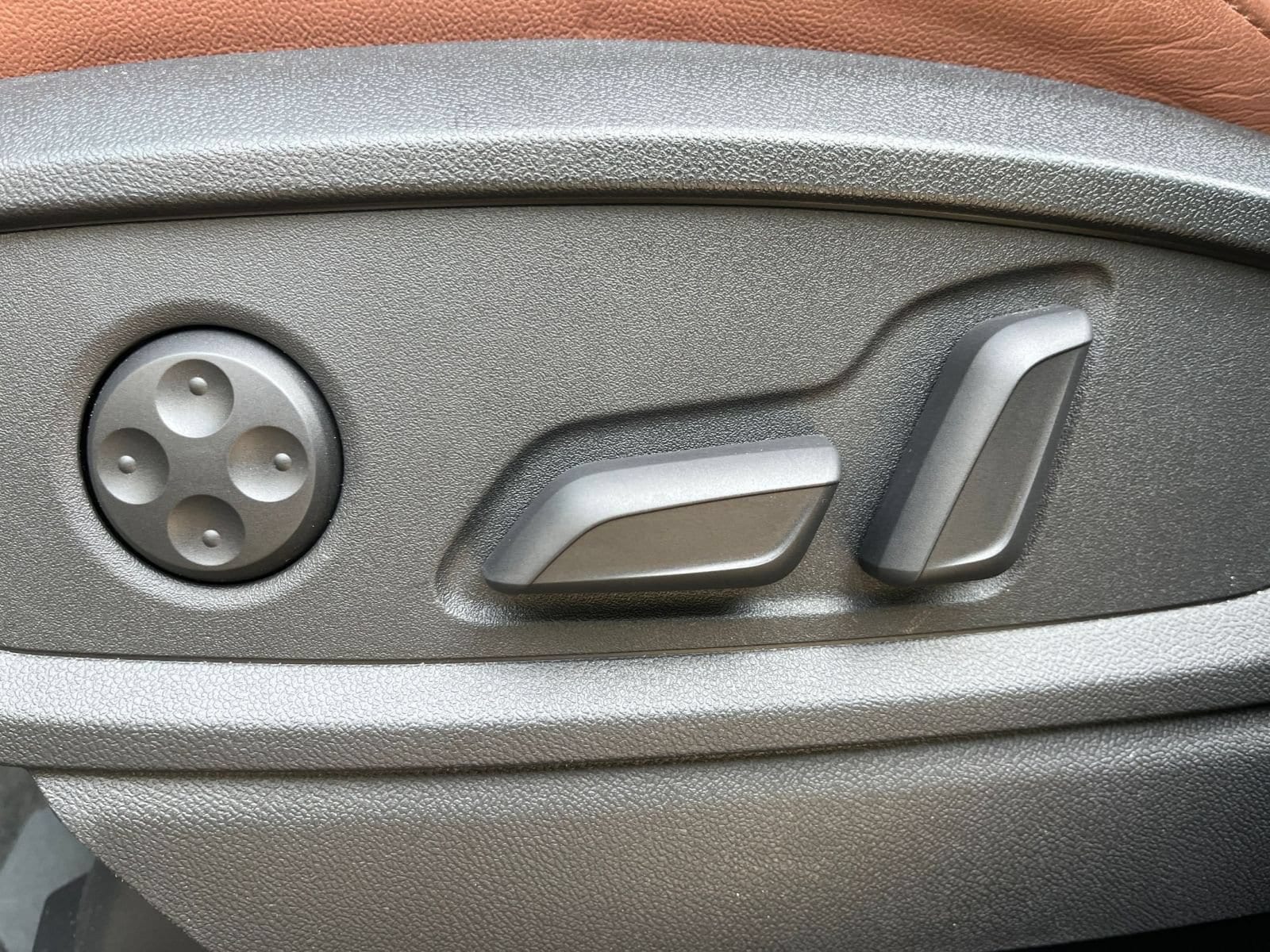 Thumbnail: 2025 Audi Q5 - 23