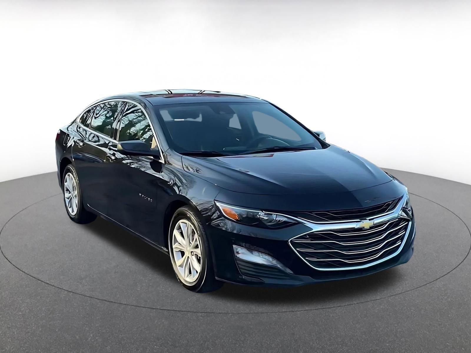 Thumbnail: 2024 Chevrolet Malibu - 3