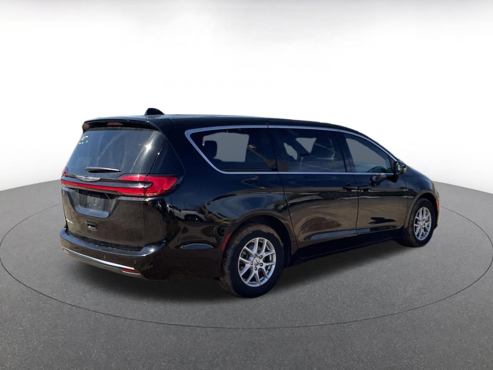 Thumbnail: 2025 Chrysler Pacifica - 12