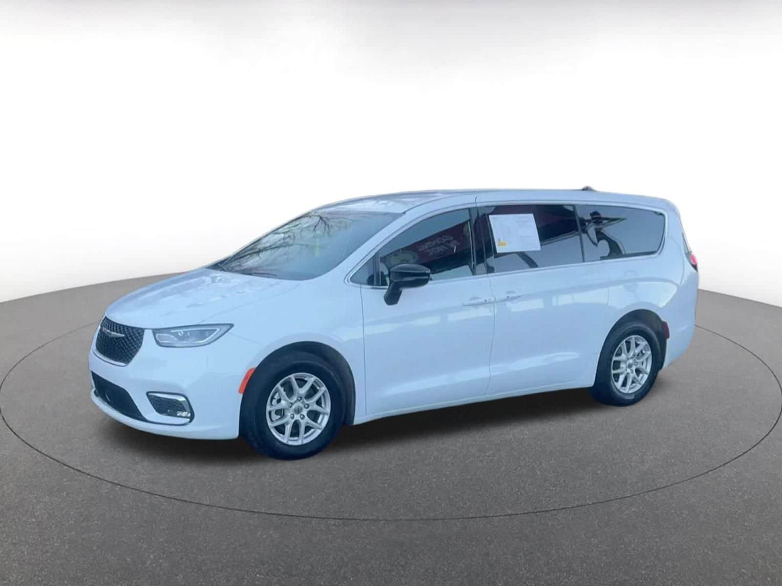 Thumbnail: 2025 Chrysler Pacifica - 8