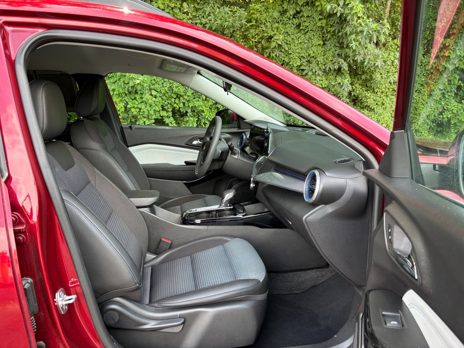 Thumbnail: 2025 Chevrolet Trax - 35