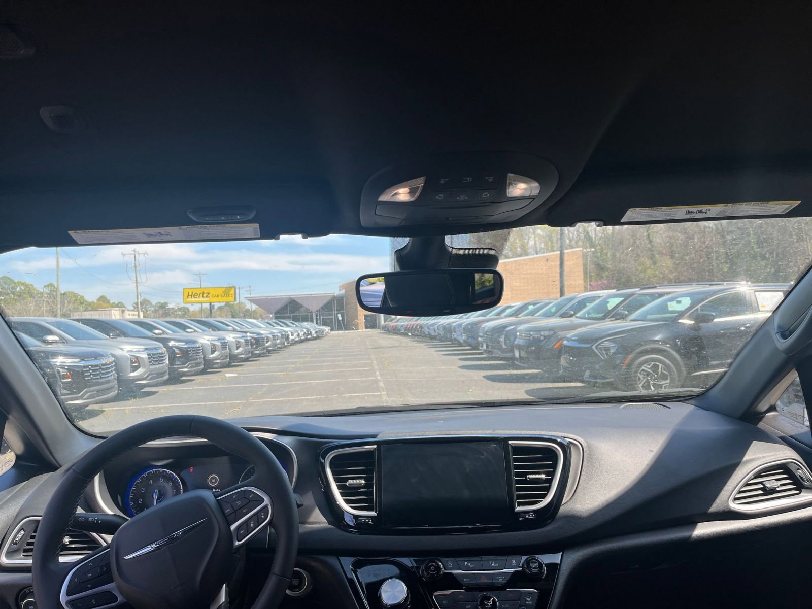 Thumbnail: 2025 Chrysler Pacifica - 34