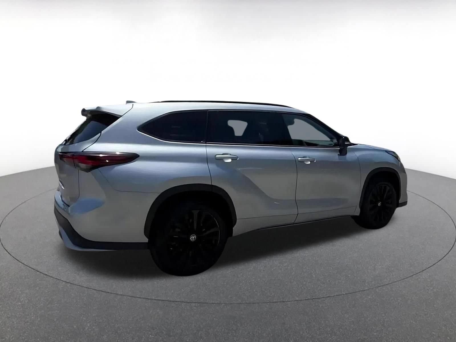 Thumbnail: 2025 Toyota Highlander - 15