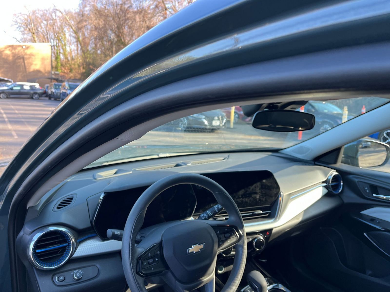 Thumbnail: 2025 Chevrolet Trax - 31