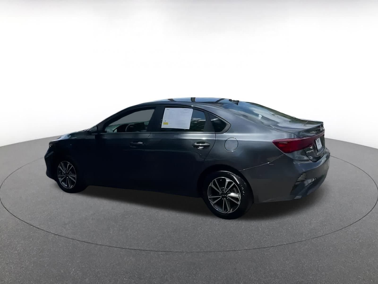 Thumbnail: 2024 Kia Forte - 10