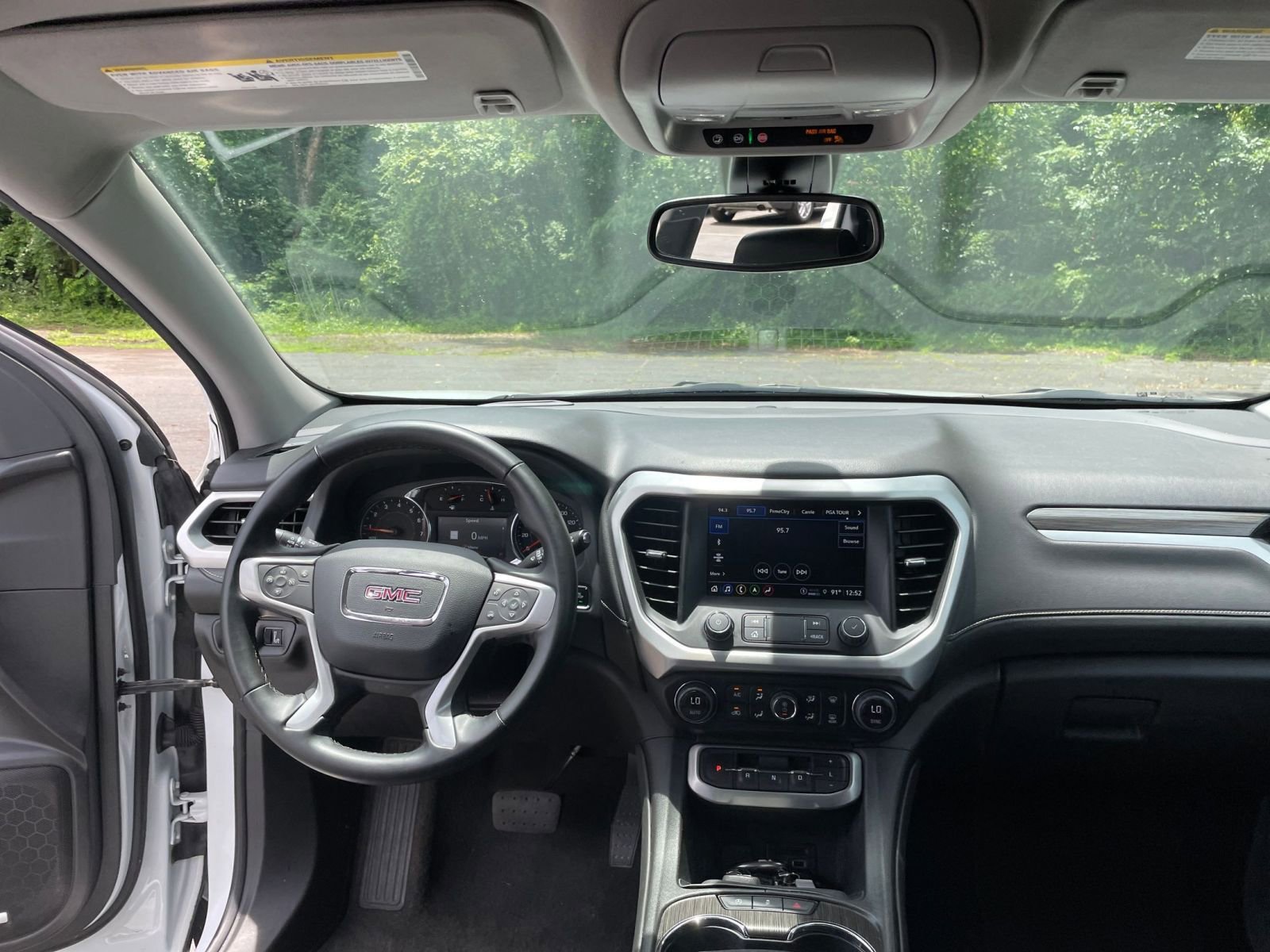 2023 GMC Acadia SLT 30