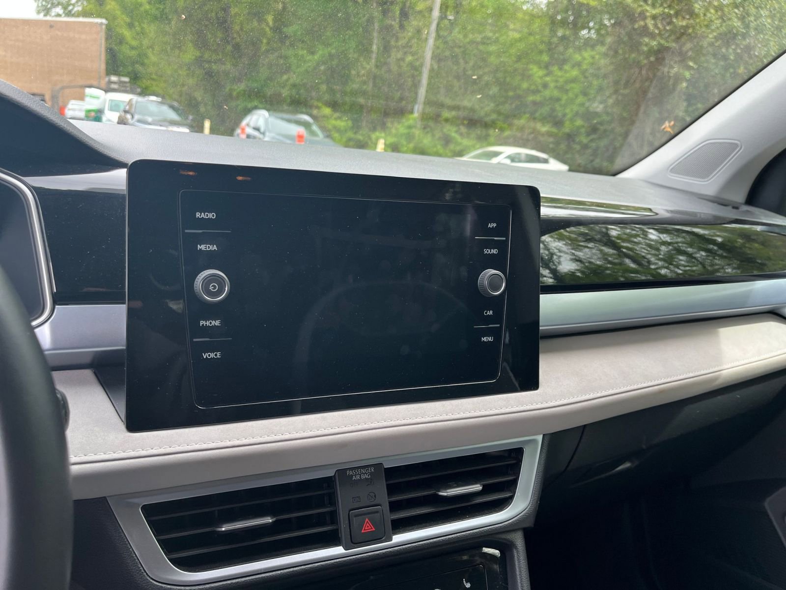 Thumbnail: 2025 Volkswagen Taos - 17