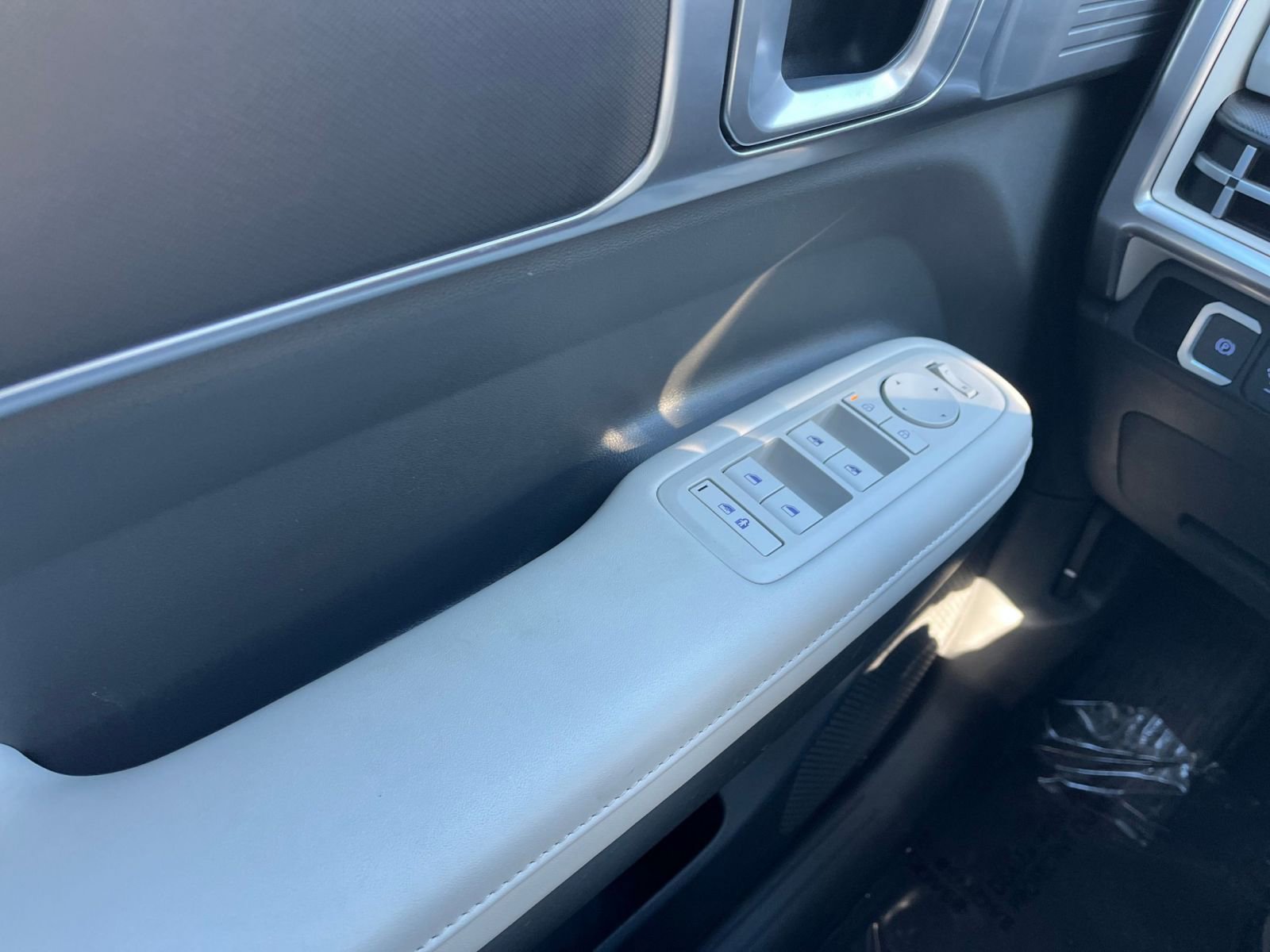 Thumbnail: 2025 Hyundai Santa Fe - 18