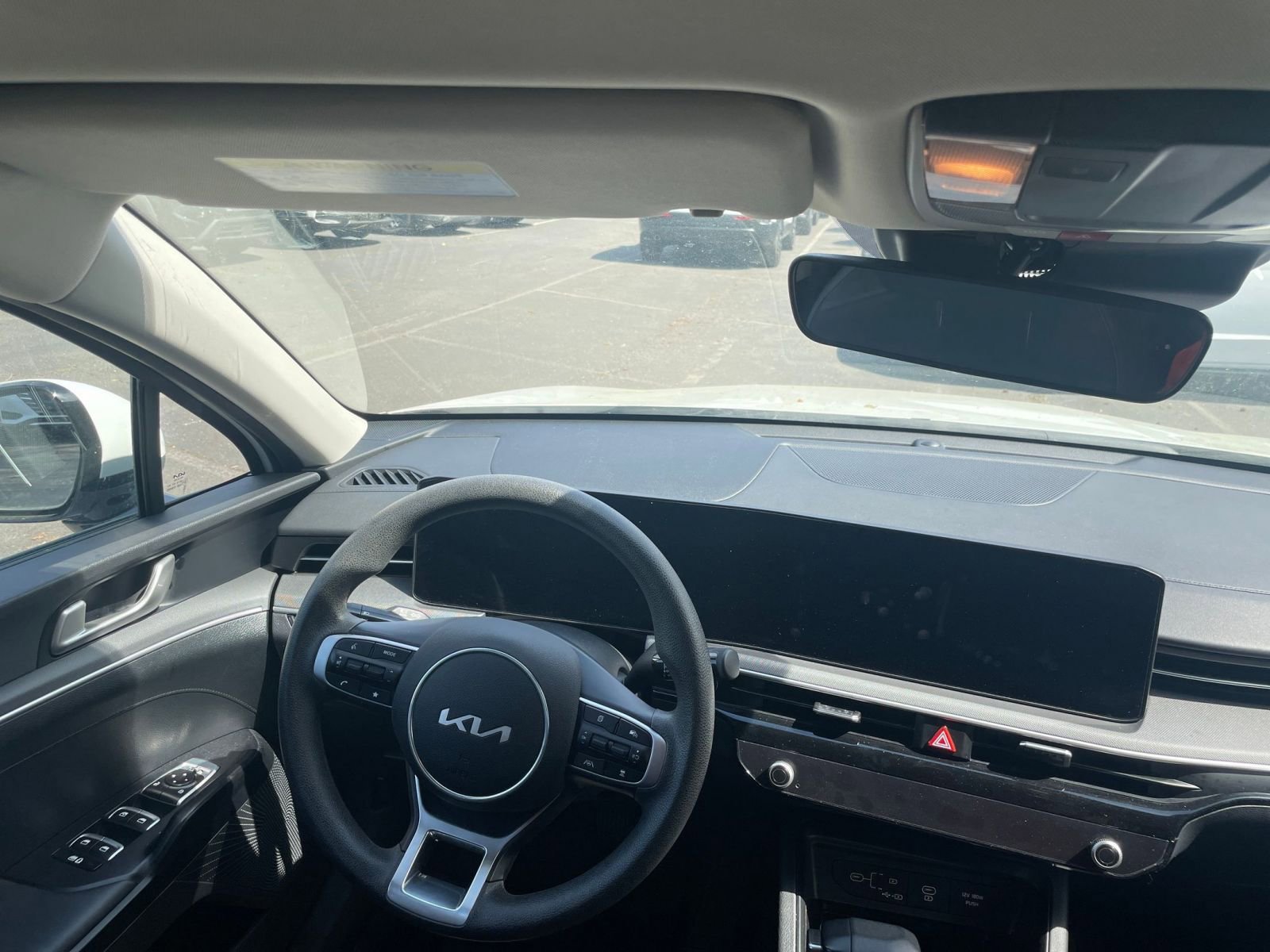 Thumbnail: 2025 Kia K5 - 33