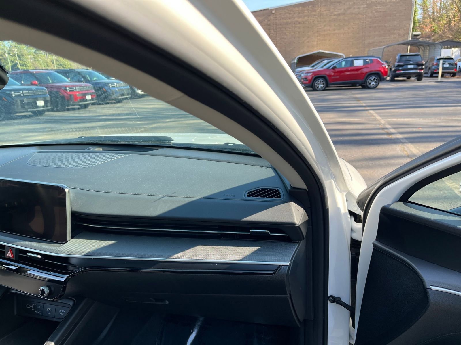 Thumbnail: 2025 Kia K5 - 33