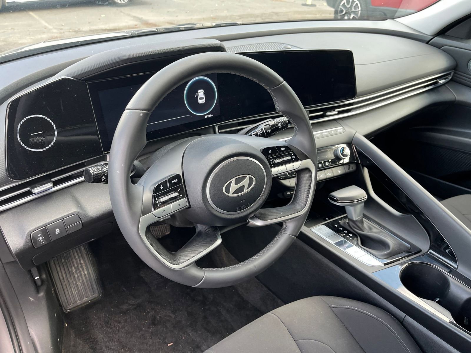 Thumbnail: 2025 Hyundai Elantra - 28