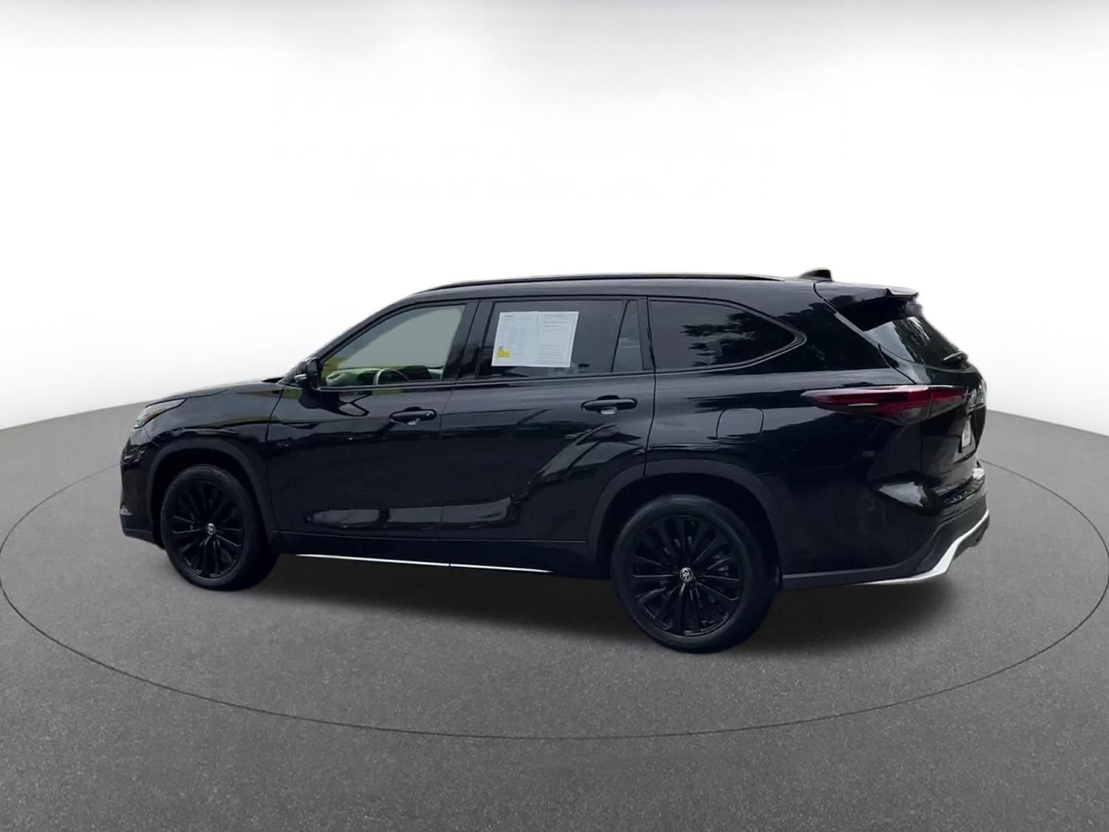 Thumbnail: 2025 Toyota Highlander - 10