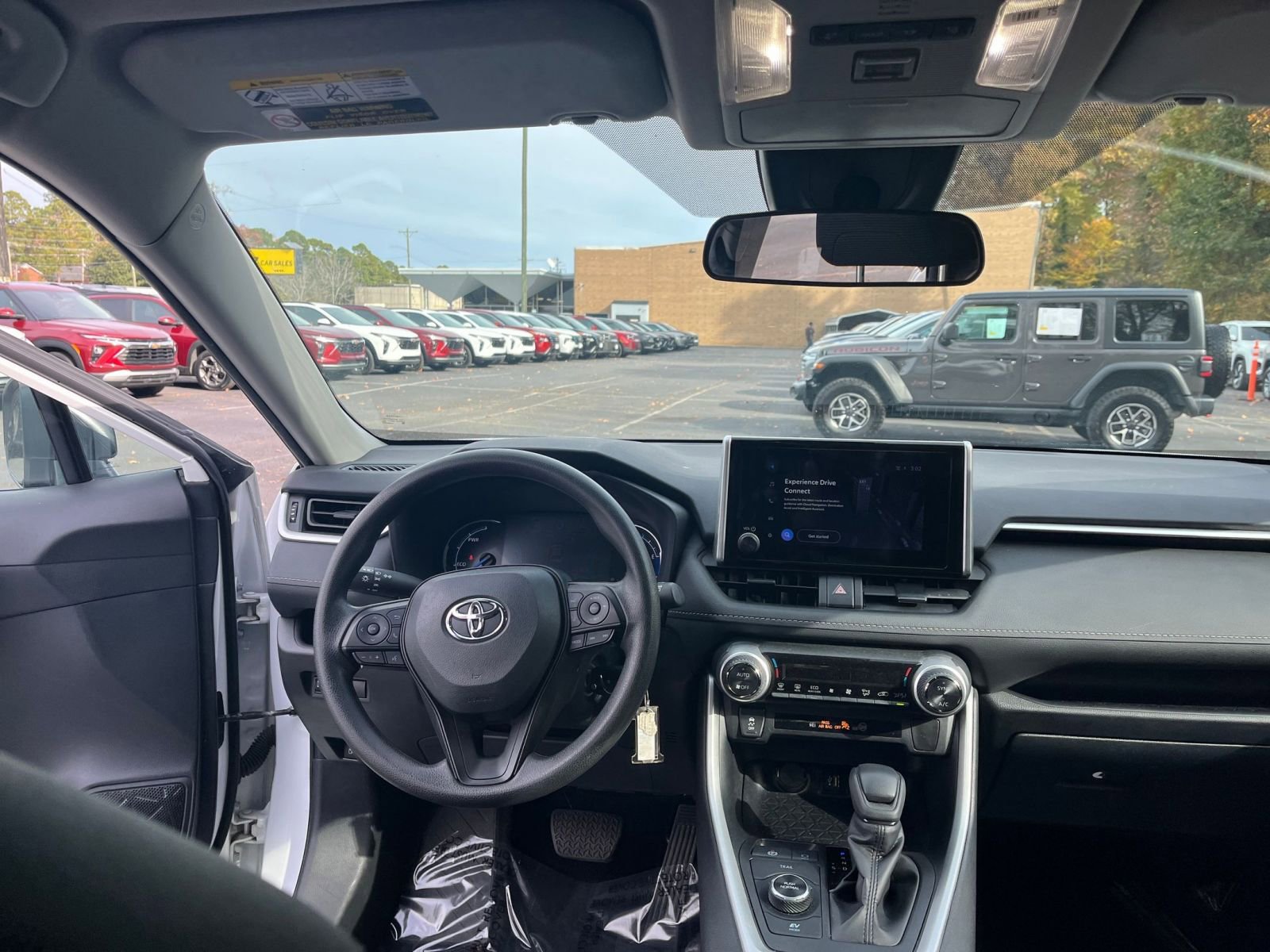 Thumbnail: 2025 Toyota RAV4 - 30