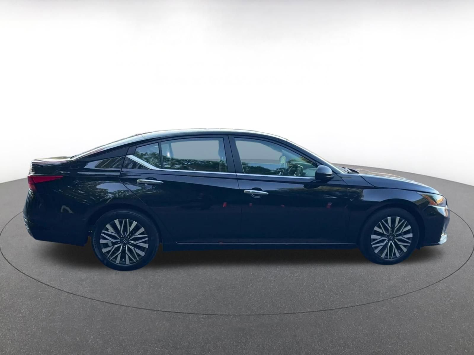 Thumbnail: 2025 Nissan Altima - 16