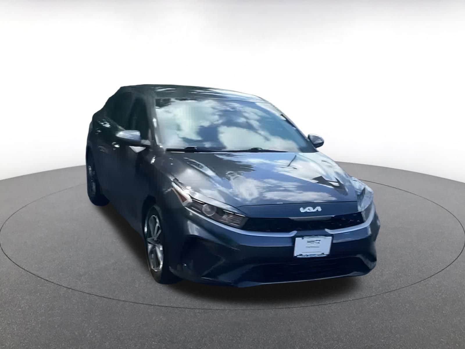 Thumbnail: 2024 Kia Forte - 3