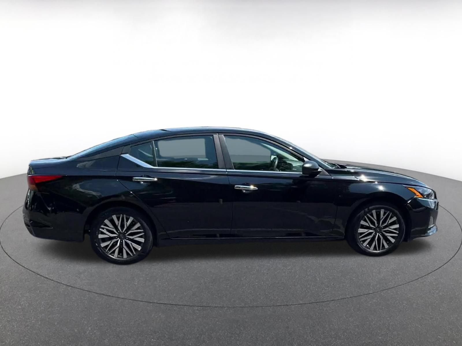 Thumbnail: 2025 Nissan Altima - 16