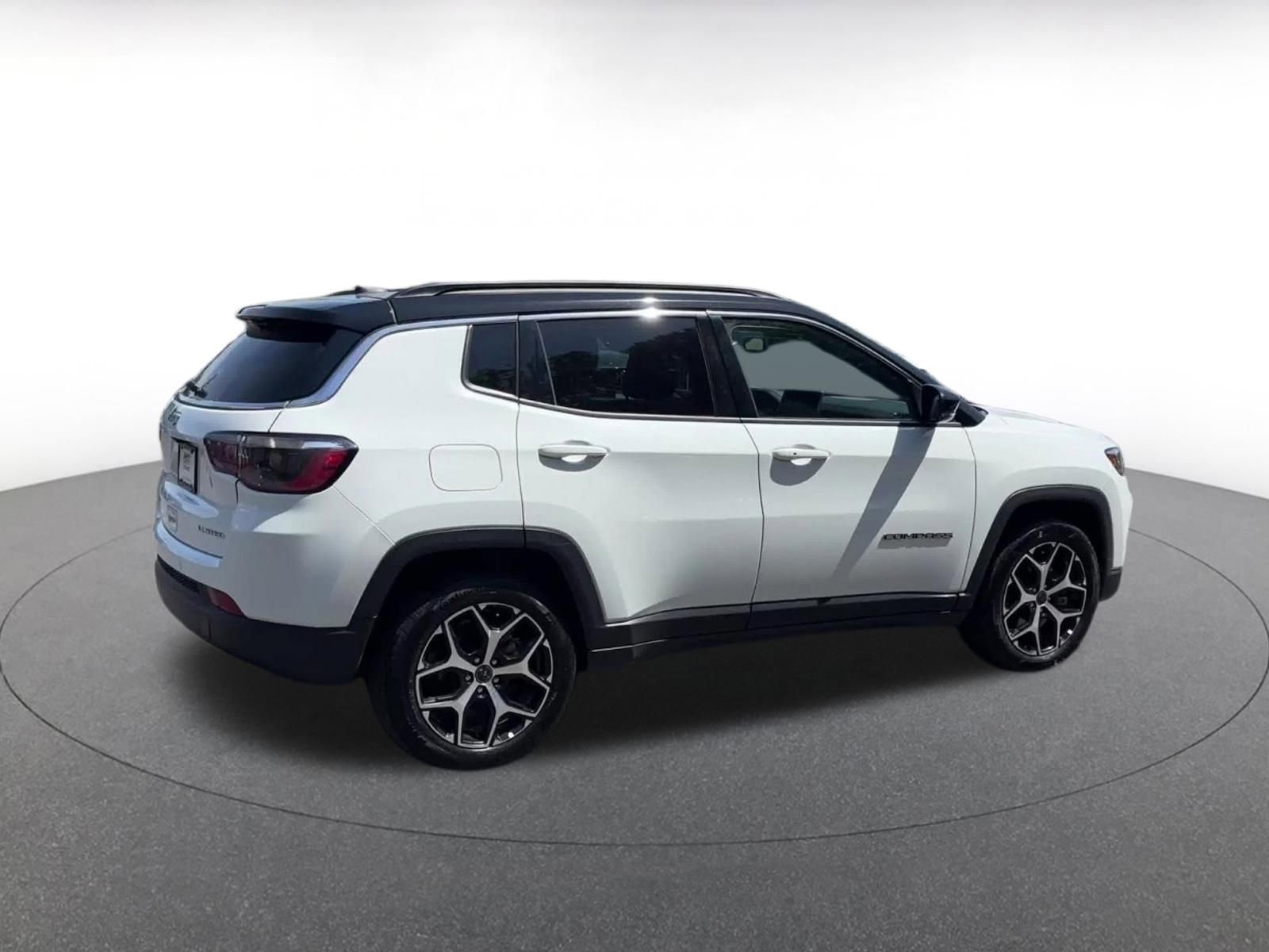 Thumbnail: 2025 Jeep Compass - 14