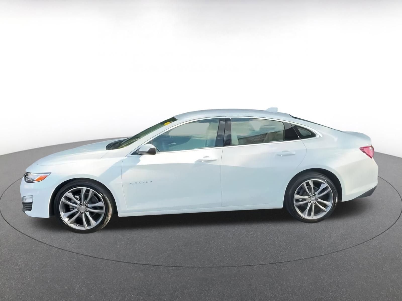 Thumbnail: 2024 Chevrolet Malibu - 9
