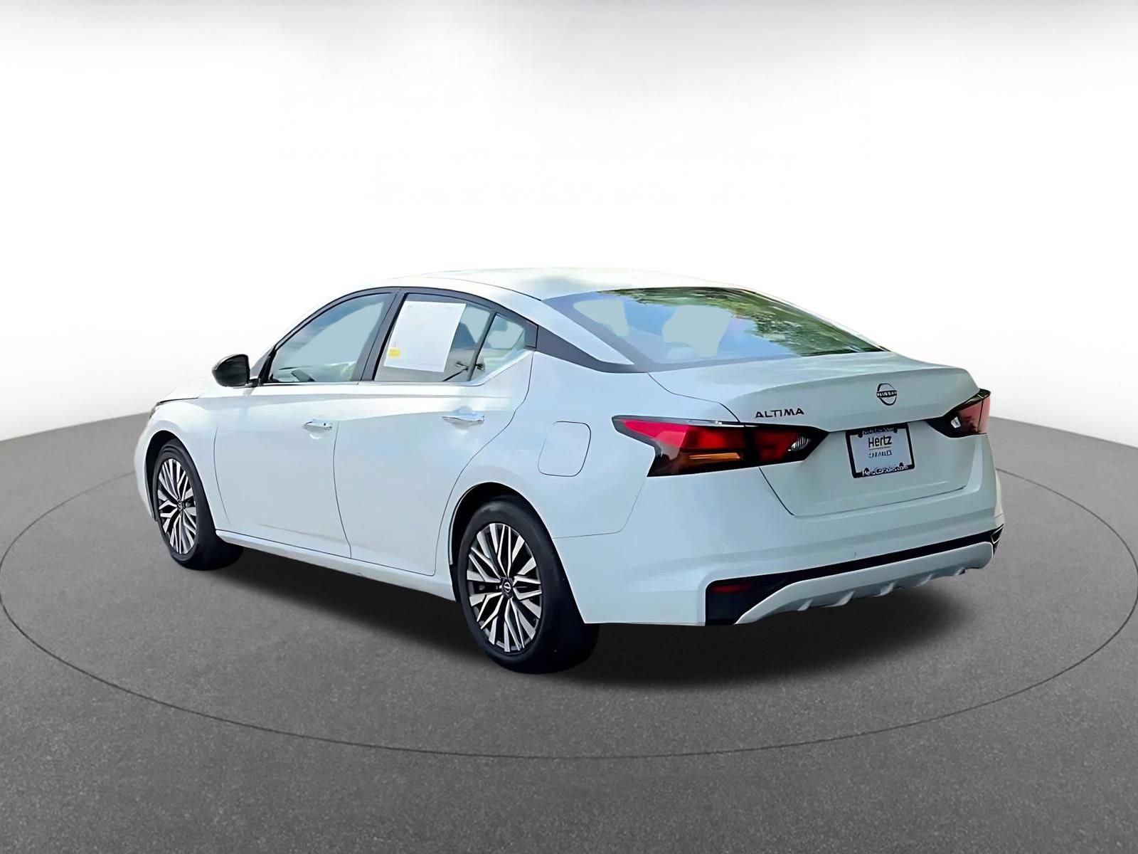 Thumbnail: 2025 Nissan Altima - 9