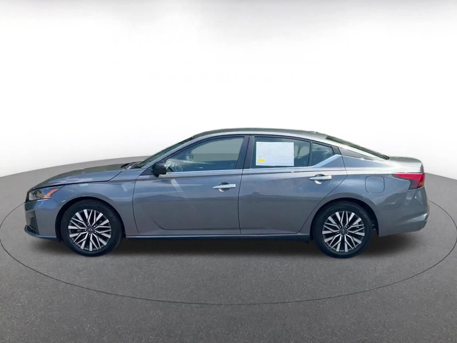 Thumbnail: 2025 Nissan Altima - 9