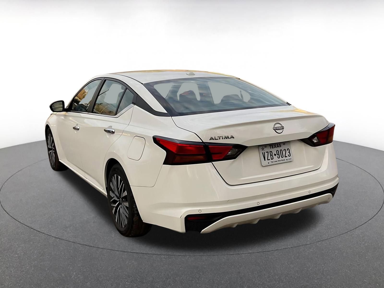 Thumbnail: 2025 Nissan Altima - 9