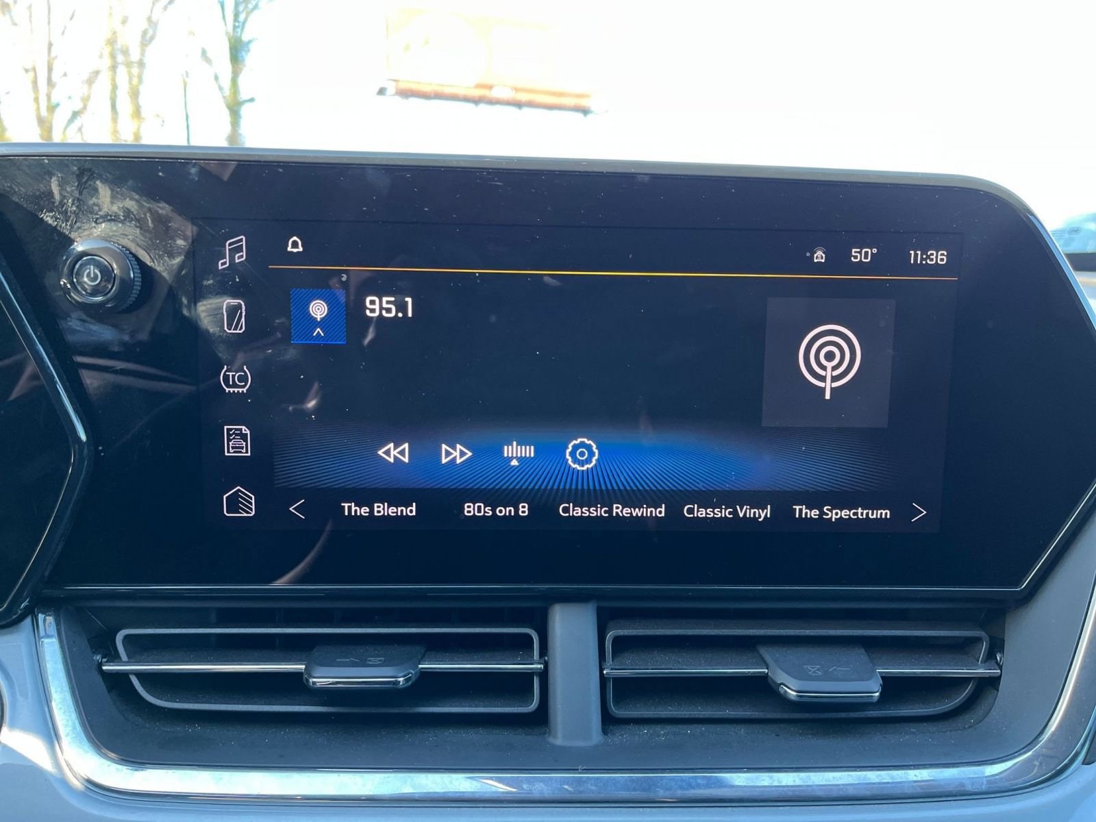 Thumbnail: 2025 Chevrolet Trax - 21