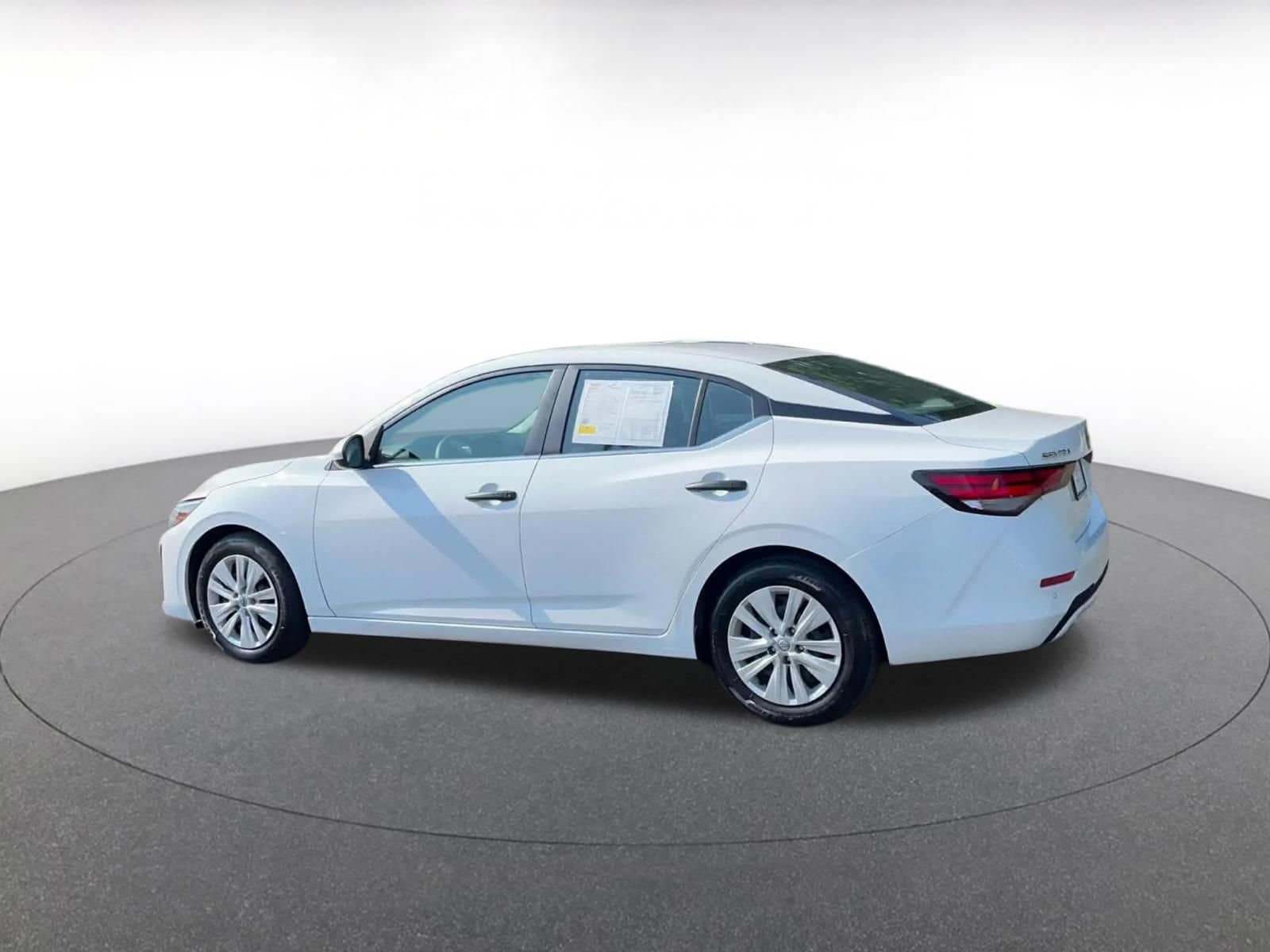 Thumbnail: 2024 Nissan Sentra - 10