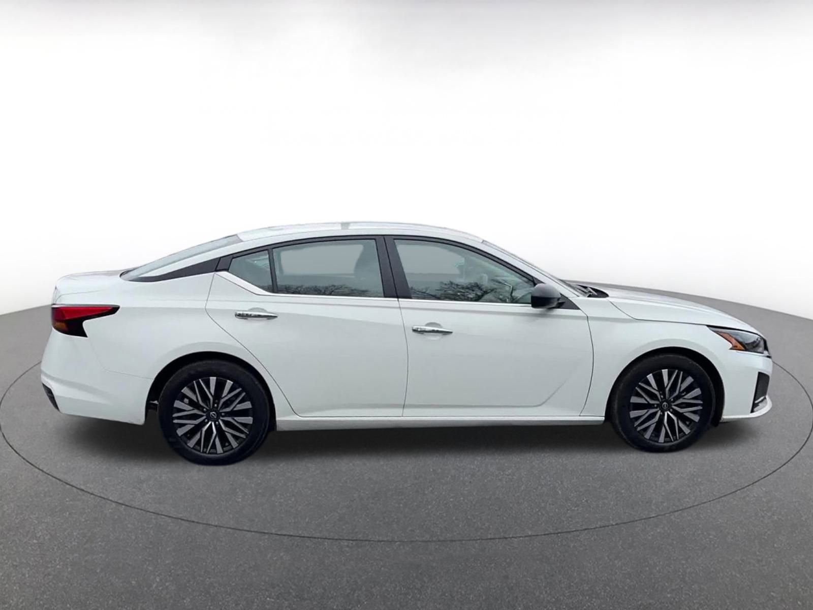 Thumbnail: 2025 Nissan Altima - 16