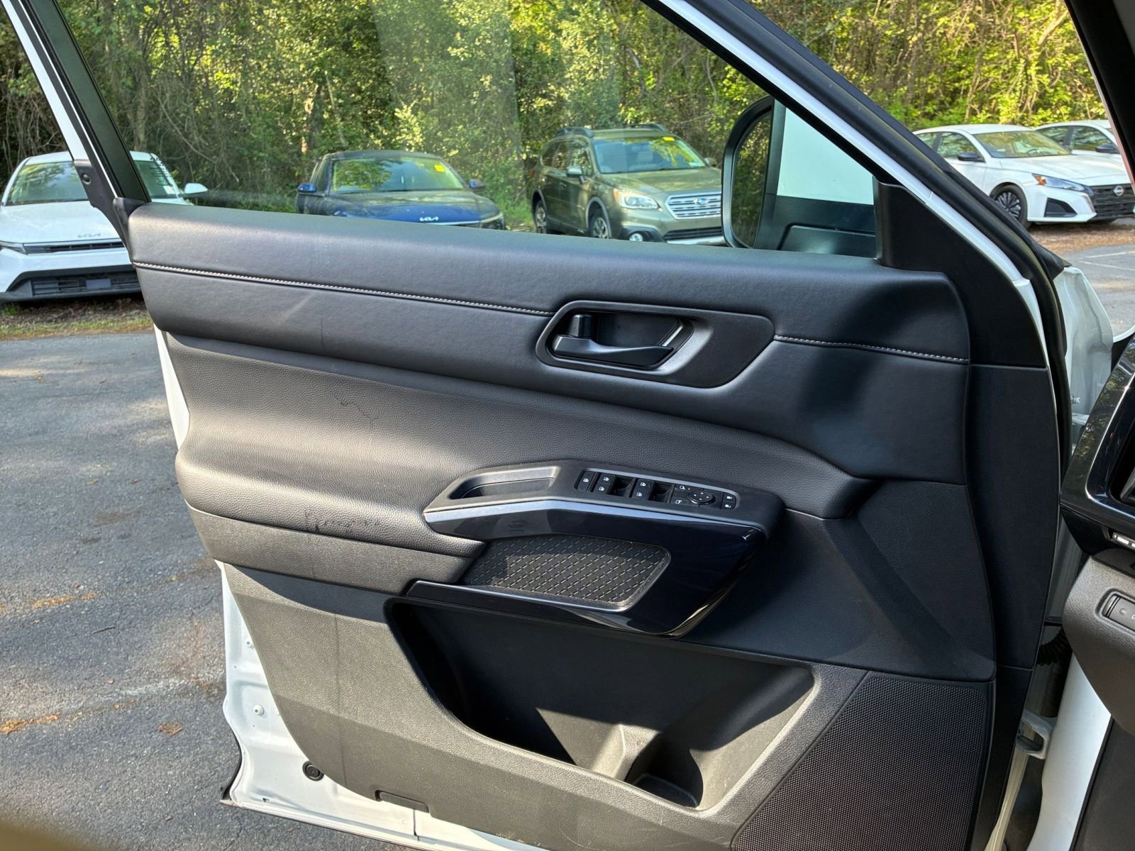 Thumbnail: 2025 Nissan Pathfinder - 18