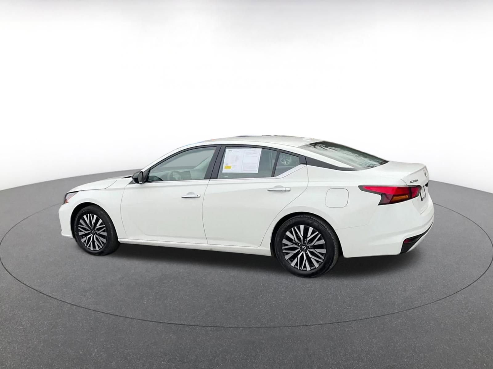 Thumbnail: 2025 Nissan Altima - 10