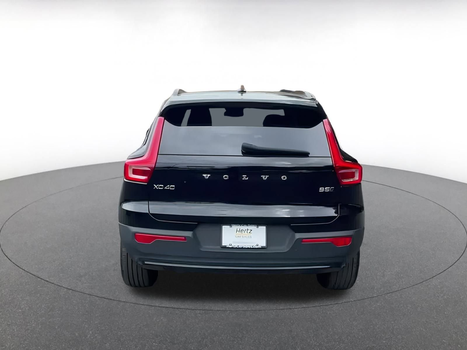 Thumbnail: 2024 Volvo XC40 - 12