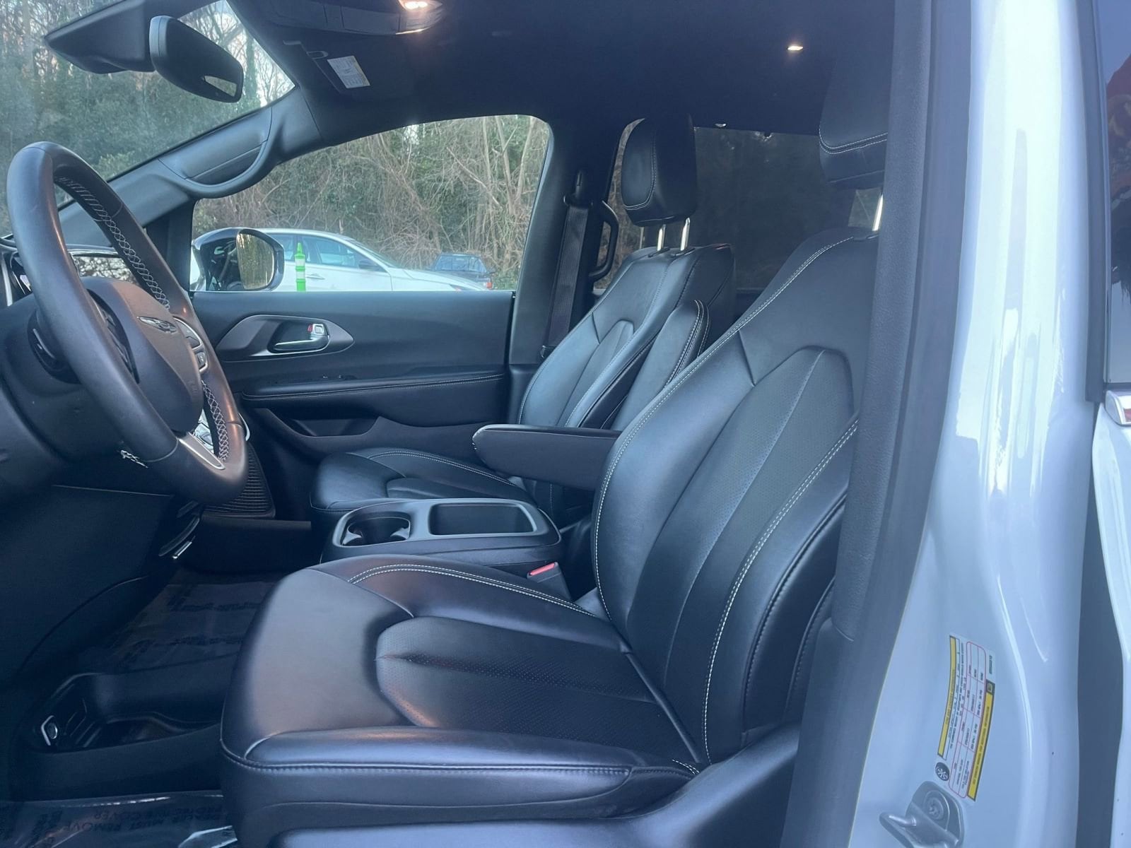 Thumbnail: 2025 Chrysler Pacifica - 27