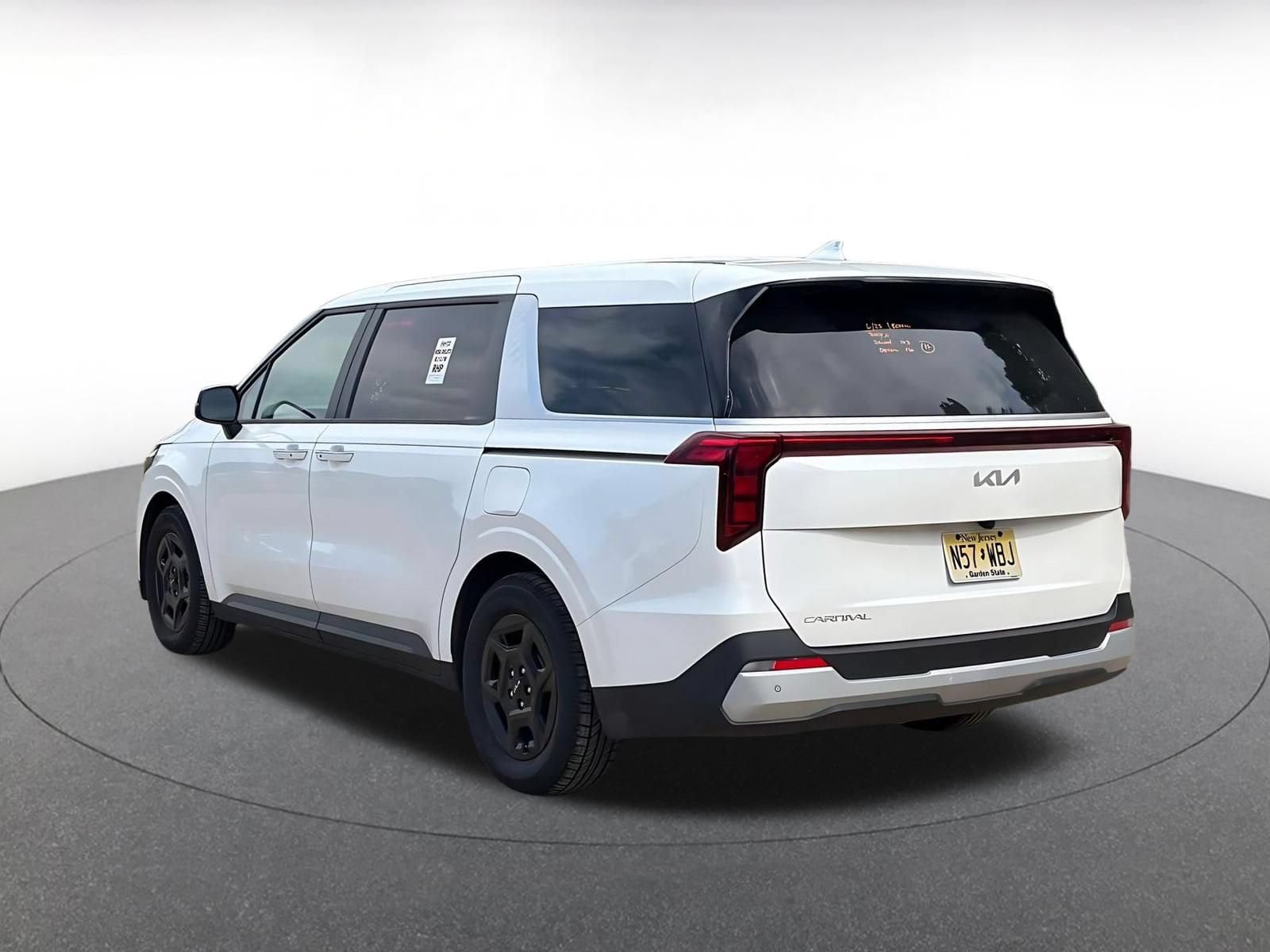 Thumbnail: 2026 Kia Carnival - 11