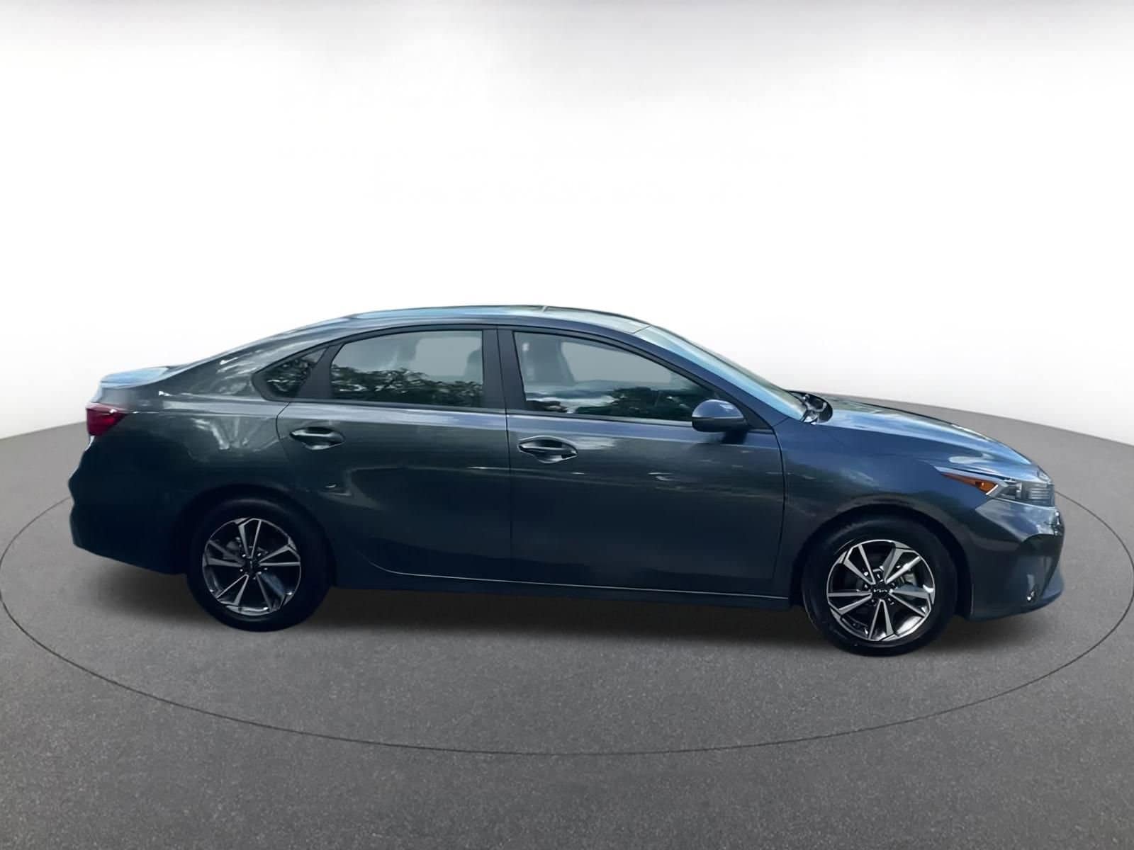 Thumbnail: 2024 Kia Forte - 15