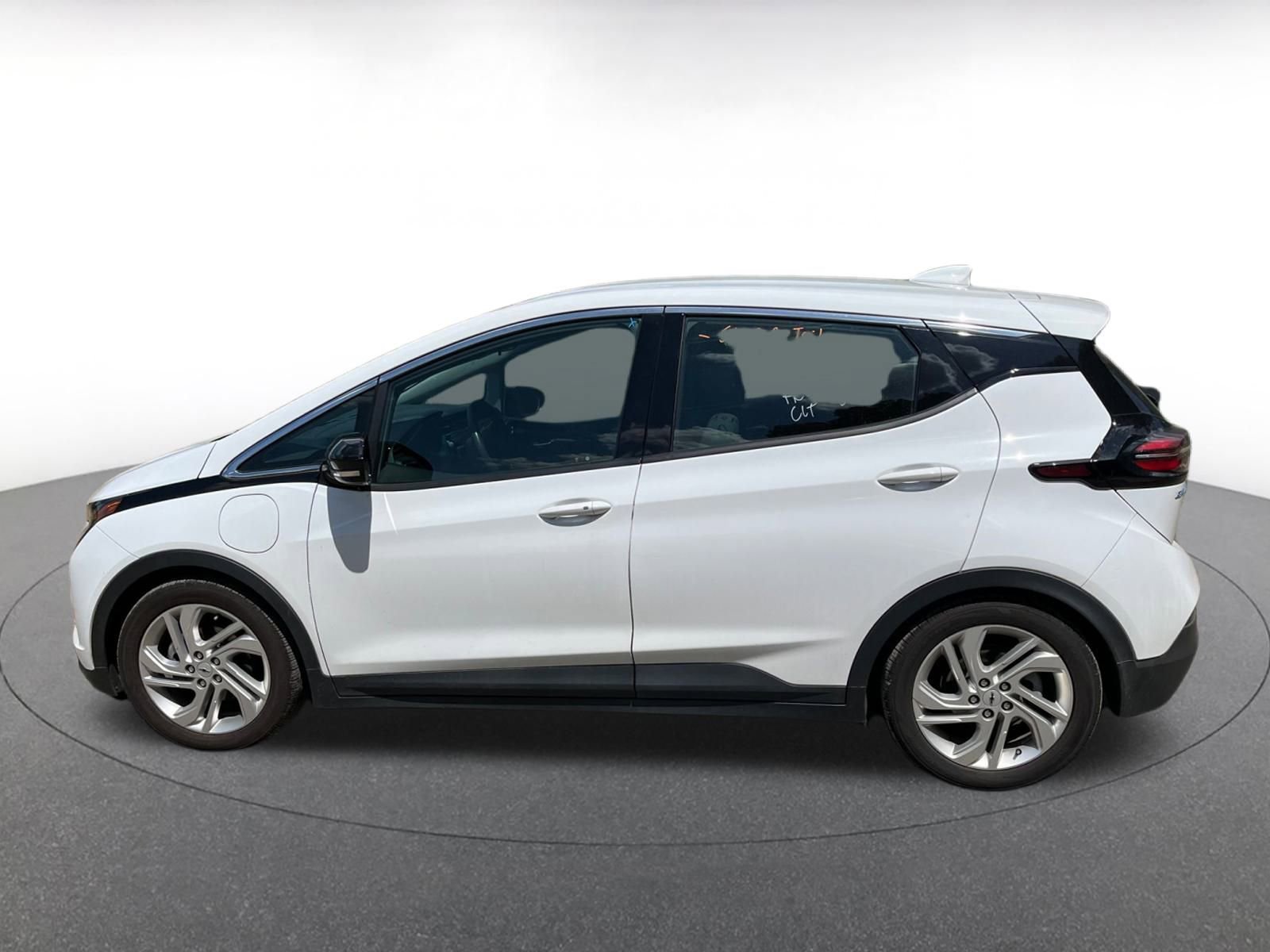 Thumbnail: 2023 Chevrolet Bolt EV - 8