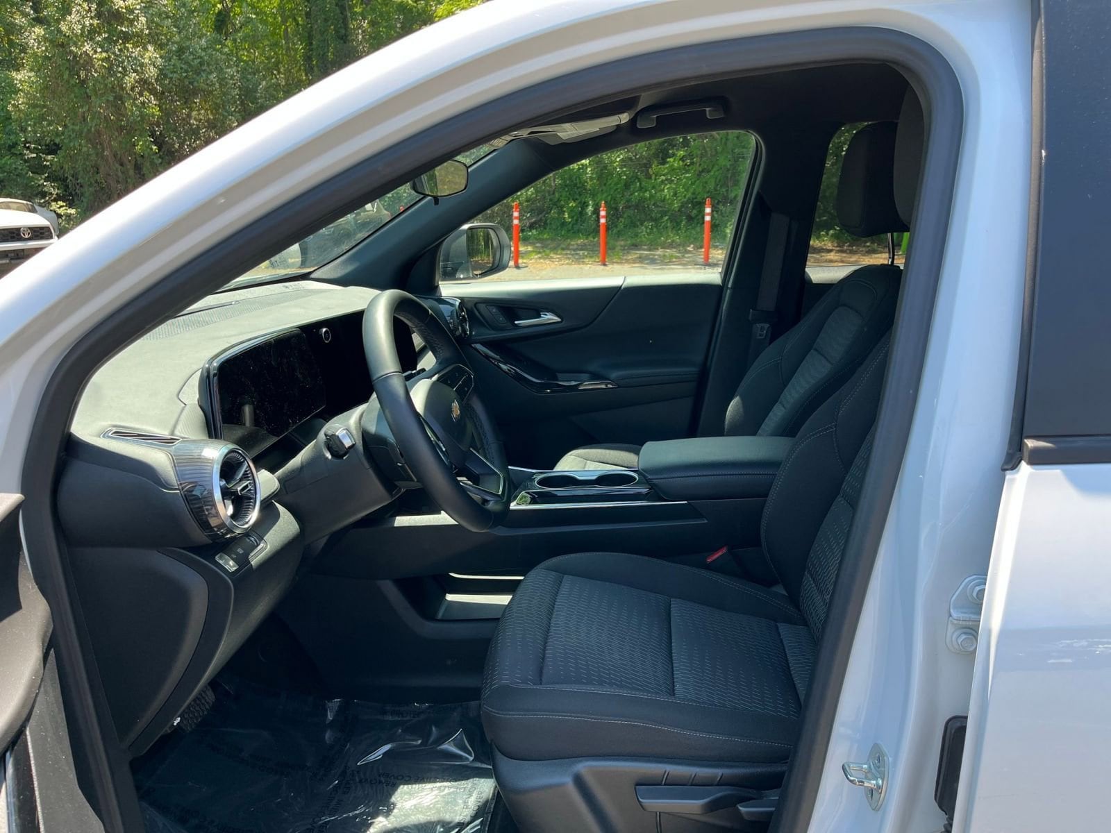 Thumbnail: 2025 Chevrolet Equinox - 35