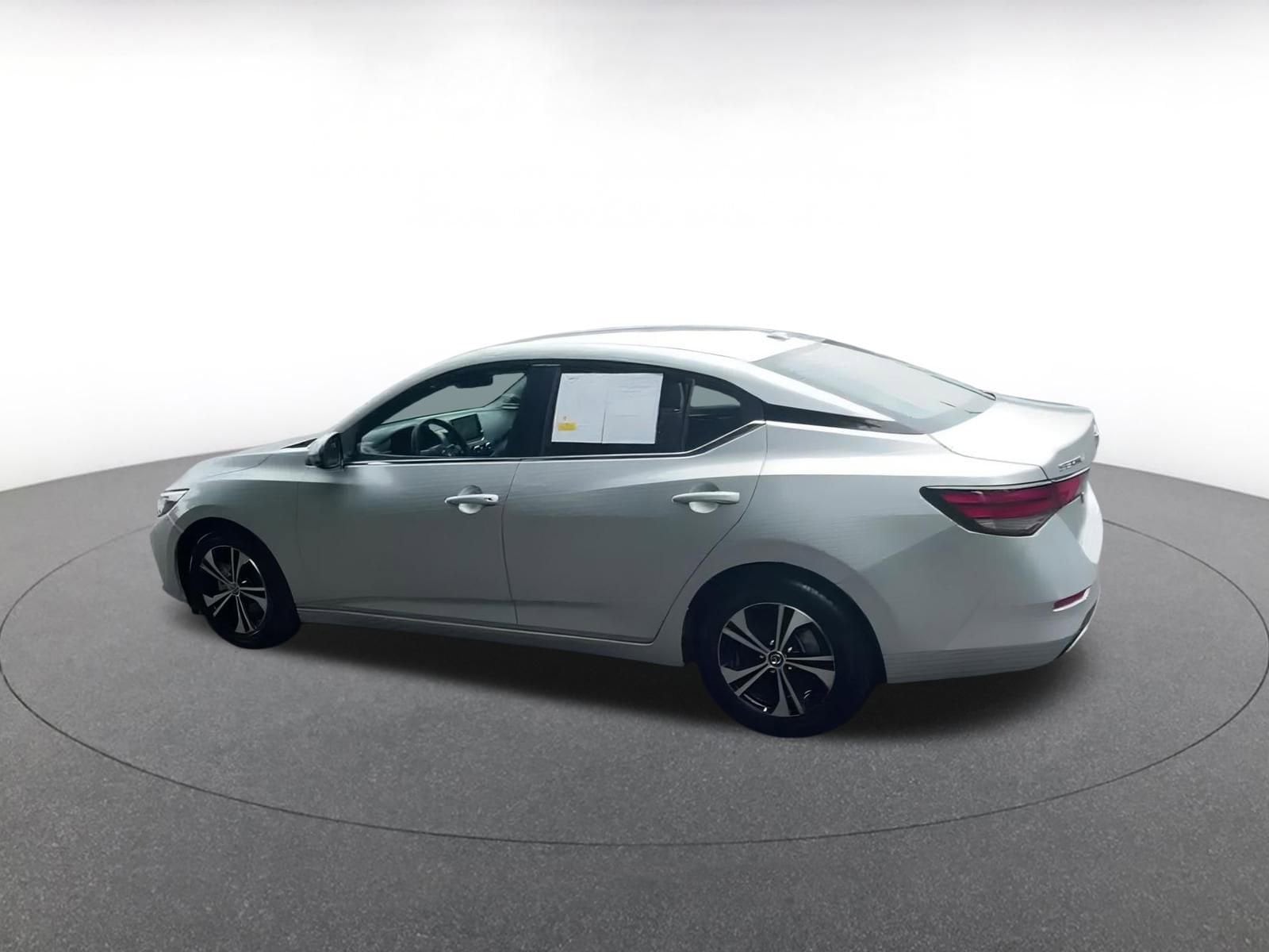 Thumbnail: 2023 Nissan Sentra - 10