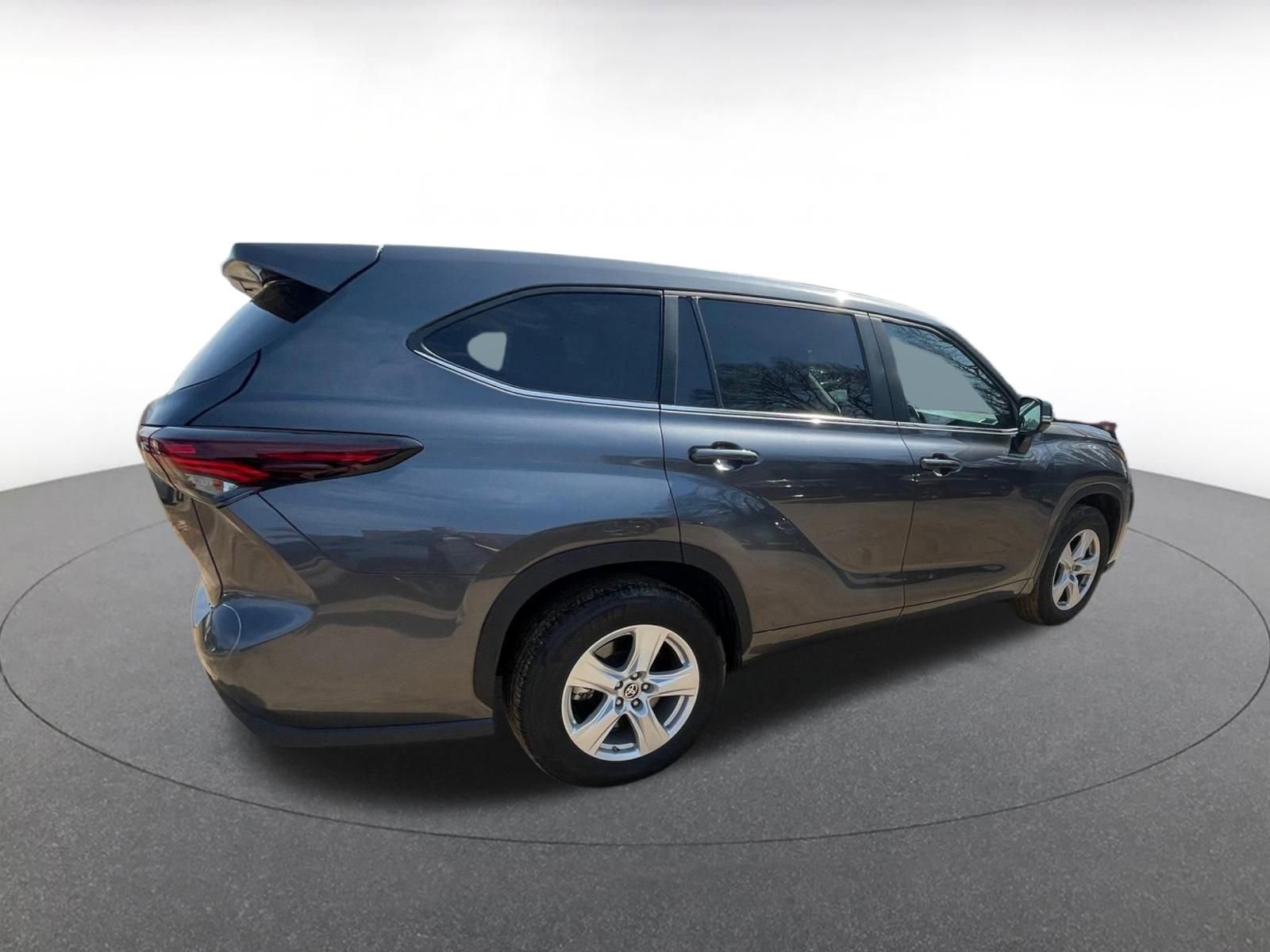 Thumbnail: 2025 Toyota Highlander - 15