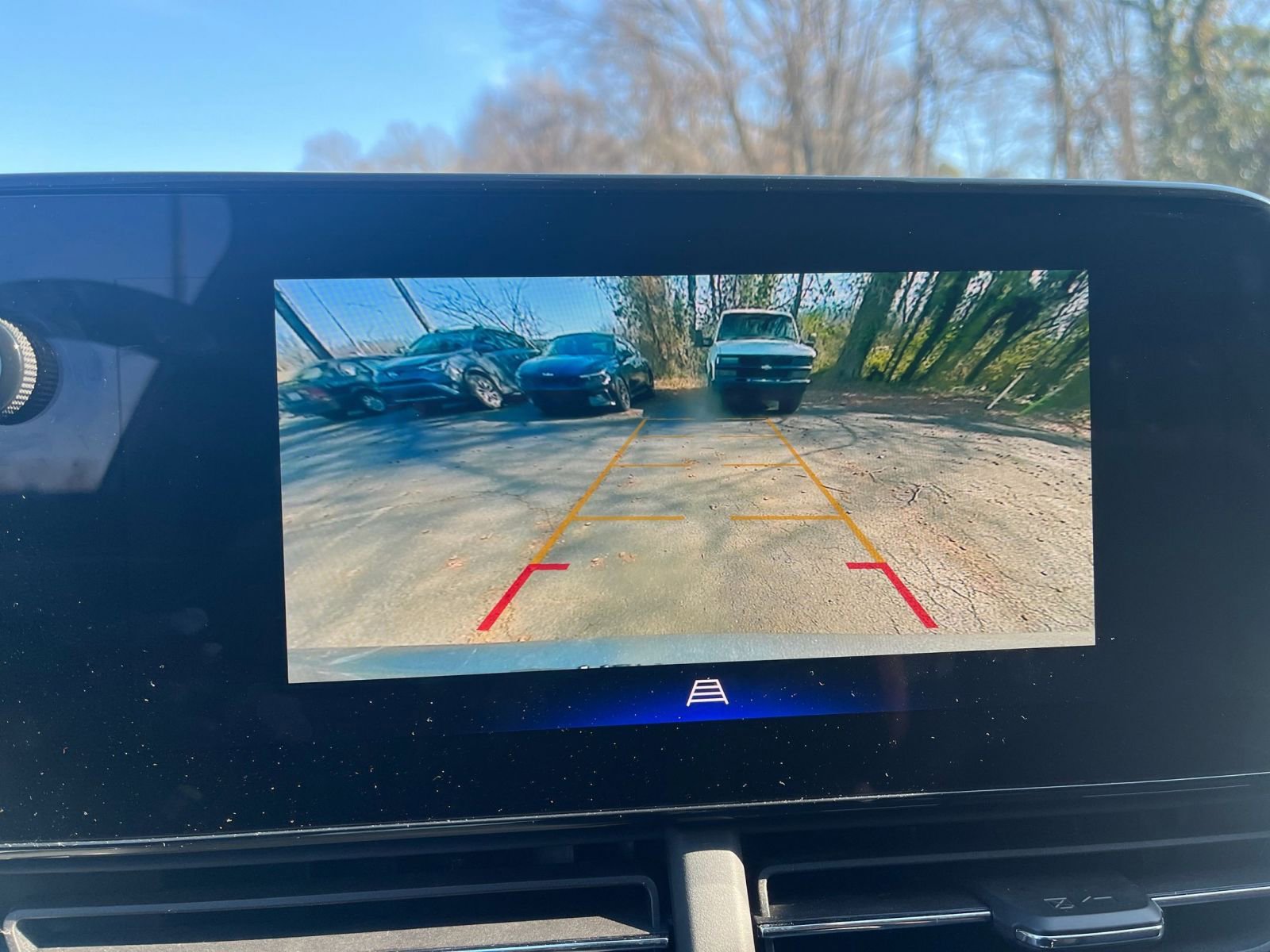 Thumbnail: 2025 Chevrolet Trax - 22