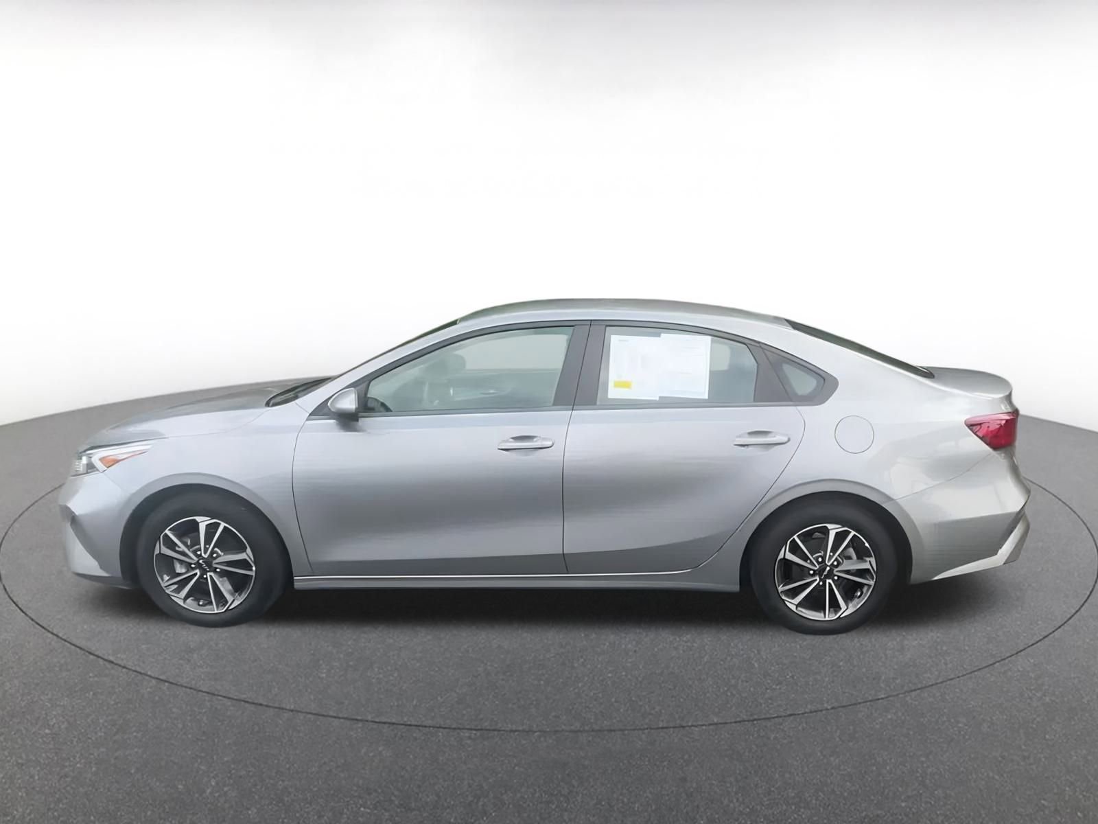 Thumbnail: 2024 Kia Forte - 11