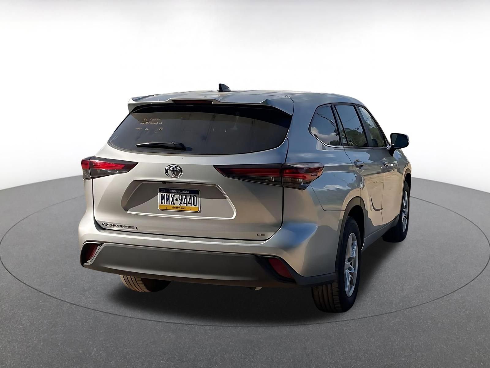 Thumbnail: 2025 Toyota Highlander - 15